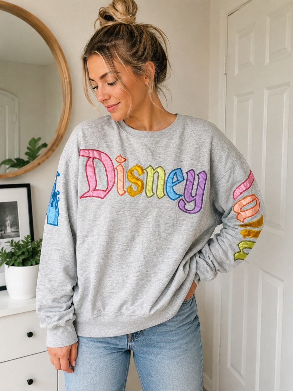 Disney Parks Rainbow Appliqué Crewneck Sweatshirt Gray Women’s Large L